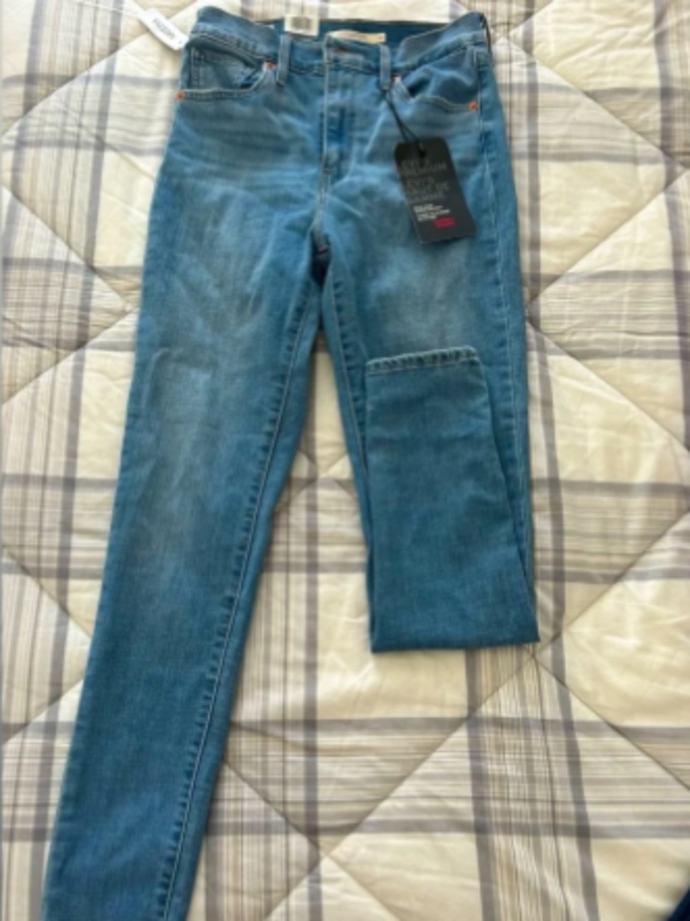 NWT Levi’s Premium Mile High Super Skinny Jeans Size 28